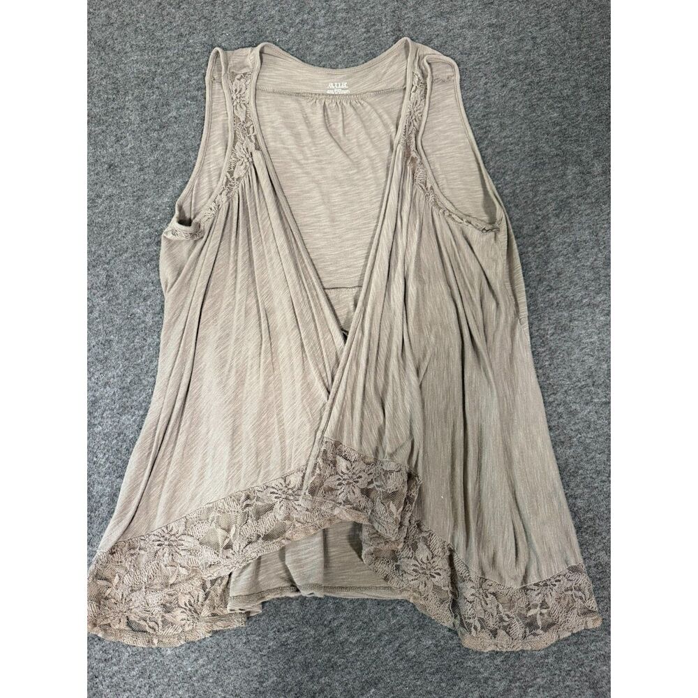 Sleeveless Lace Bottom Cardigan
